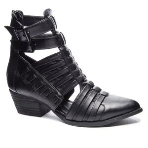 CHINESE LAUNDRY black leather cut out booties 8